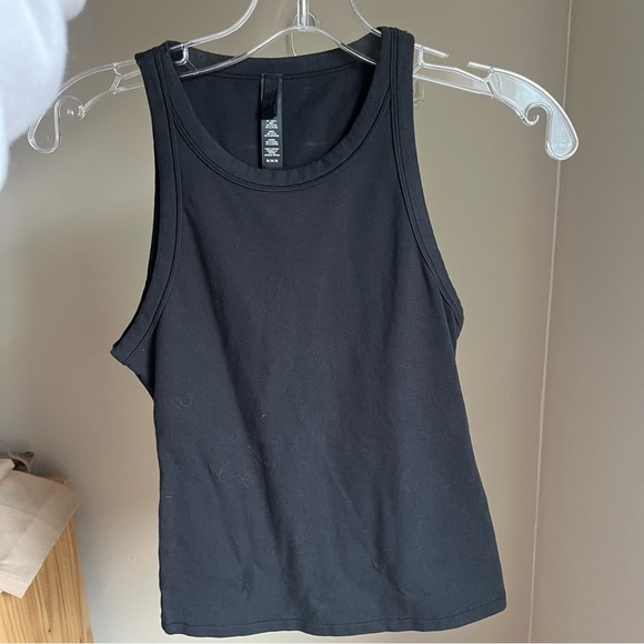 NWOT Skims Crew Neck Tank (size M) - Picture 3 of 3